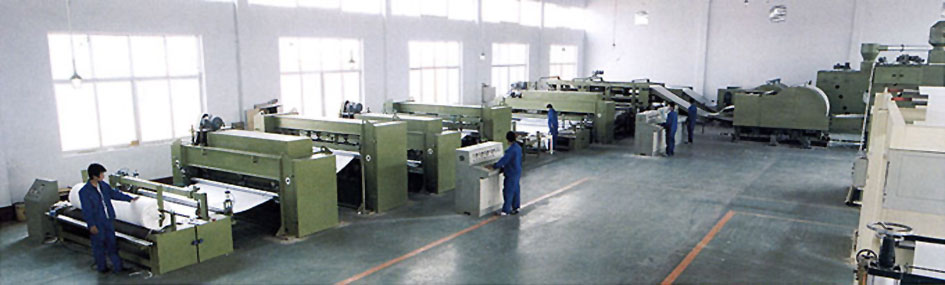 河北华圣毛毡有限公司按国际标准配置了国内先进的生产线，同时拥有激光切割、冲压、裁剪、轧光、定型、浸渍、烘干等多套产品加工设备。